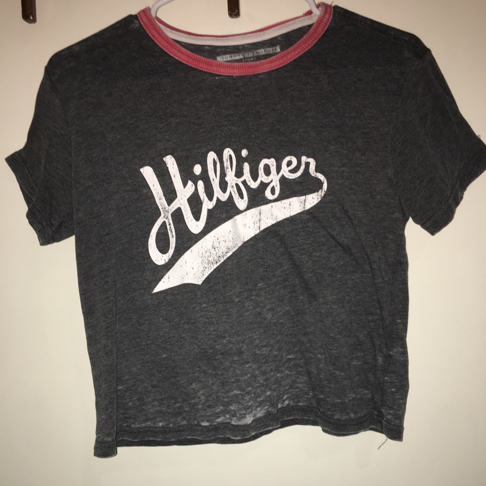 ✨CHEAP✨ Tommy Hilfiger CropTop!!!